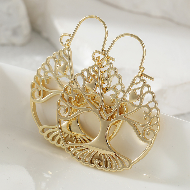 Pendientes Colgantes Dorados E - Luxury Lifestyle Fashion reseña y precio