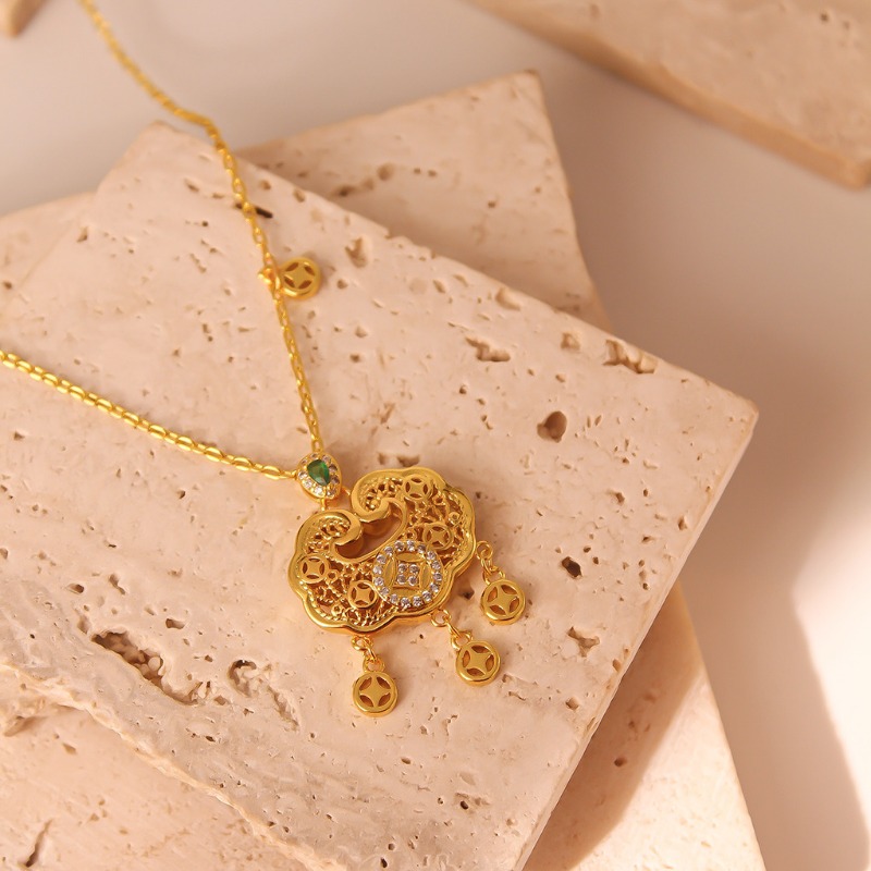 Collar con cerradura de larga  - Luxury Lifestyle Fashion reseña y precio